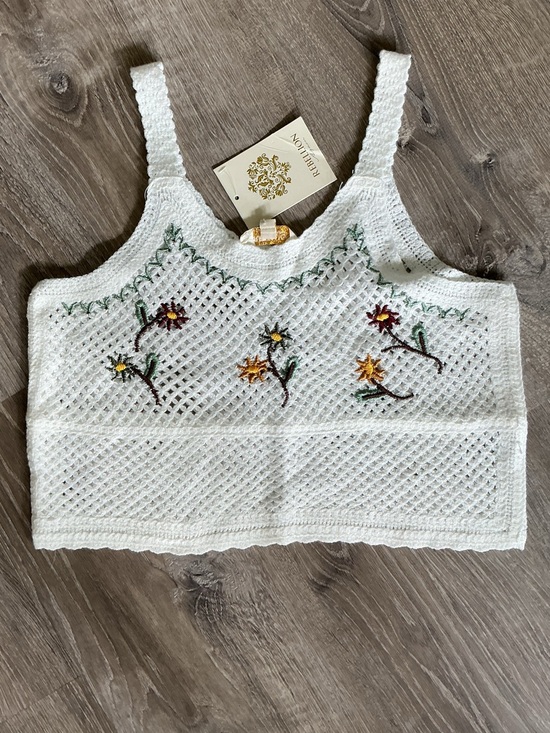 Rebellion Tops - NWT Rebellion White Crochet Floral Crop Tank Top